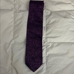 Elegant Floral Patterned Purple Men's Tie